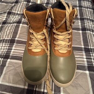 XTRATUF Women's Brown and Green Winter Boots